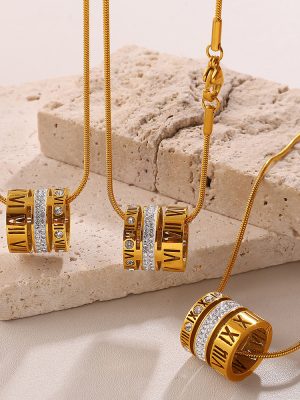 New Diamond-Embedded Small Waist Pendant Stainless Steel 18K Gold-Plated Light Luxury Necklace for Women