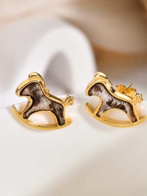 Zodiac-year new Chinese-style leopard-print pony stainless-steel earrings, light-luxury high-end fireworks ear accessories, gold-plated diamond-studded studs.
