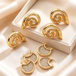Mild Luxury Retro Diamond-Embedded Three-Dimensional Spiral Crescent Shape Earrings Stainless Steel 18K Gold Plating High-Grade Earrings