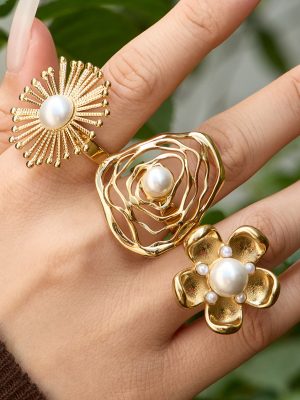 Light Luxury Stainless Steel Shell Pearls Ring 18K Gold Design Flower Cutout Open Index Finger Ring Female