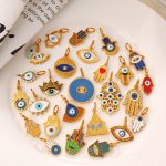 Retro Exotic Decorative Pendant Gold Hand of Fatima Evil Eye Element Decorative Pendant