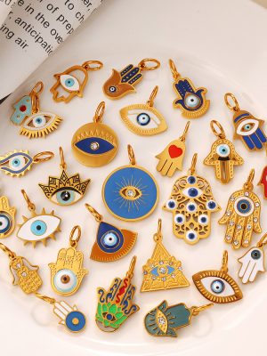 Retro Exotic Decorative Pendant Gold Hand of Fatima Evil Eye Element Decorative Pendant