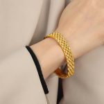 color: Z073-Gold Bangle