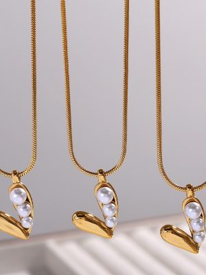 French Style Retro Exquisite Imitation Pearl Love Pendant Necklace Women's Design Simple All-Match