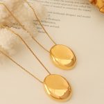 Simple All-Match Artistic Retro Geometric Oval Pendant Necklace Stainless Steel Gold-Plated Elegant Jewelry