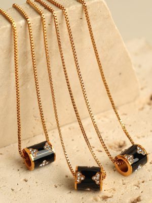 French Advanced Exquisite Classic Style Necklace Design Oil Dripping Classic Clavicle Chain Plated 18K All-Matching Female