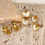 Stainless steel 18K gold-plated heart-shaped shell-inlaid stud earrings, women’s high-end, light-luxury ear jewelry.