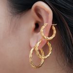color: Plum Blossom Wire Earrings Gold Set