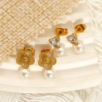 Sweet Exquisite and Versatile Flower Pearl Stud Earrings Female Advanced Stainless Steel Plating Graceful Earrings