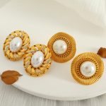 French Retro Simple Temperament Semicircle Pearl Stud Earrings Geometric Spiral Texture Inlaid Rhinestone Earrings for Women