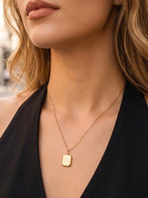 Minimalist Square Plate Carved Pendant 18K Gold-Plated Stainless Steel Women's Non-Fading Necklace Ornament