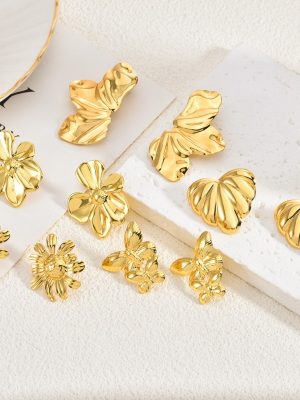 Best-selling stainless steel earrings, high-end French classic style, simple commute, women's flower stud earrings, heart-shaped