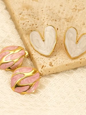 Stainless Steel High-Grade Oil Dripping All-Match Heart-Shaped Retro Gold-Plated Graceful Earrings Female Stud Earrings