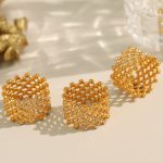 Retro Artistic Personality Honeycomb Hollow Design Inlaid Czech Diamond Stainless Steel Gold-Plated Ring