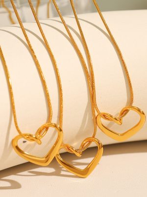Elegant Pendant Stainless Steel 18K Gold Plating Fine Snake Chain Simple Peach Heart Pendant Necklace