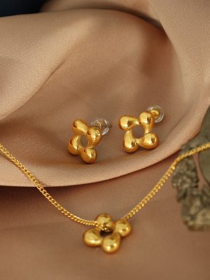 Refined Grace Personalized Necklace Minimalist Rotating Flower Stainless Steel Studs Suit Female Light Luxury