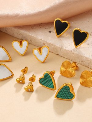 Retro Gold Irregular White Shell Love Heart Stud Earrings Simple Heart-Shaped Earrings