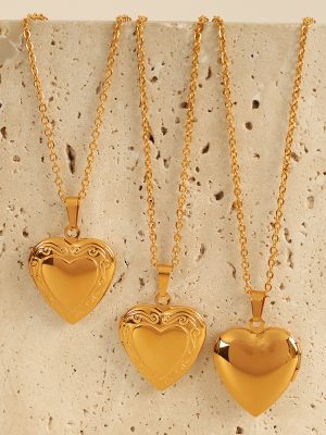 Vintage Heart Pendant Necklace Personality Steel Gold Plated Necklace Design Ornament