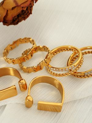Retro Rhinestone Personalized New Stainless Steel Gold-Plated Ring Female Broken Pattern Design
