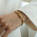 color: E235-Gold Snake Head Black Zircon Eye Bracelet 18cm