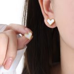color: F955-Gold White Sea Shell Earrings