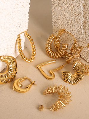 Mid-Ancient New Stainless Steel Hollow Plated 18K Gold Earrings Temperament Personality Affordable Luxury Non-Fading Earrings