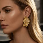 Light luxury stainless steel earrings, exaggerated design, women's vintage high-end gold flower stud earrings.
