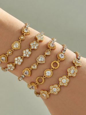 Light Extravagant Love Heart Flower Inlaid Zircon Chain Stainless Steel Gold Plated Premium Female Accessories Bracelet Combination