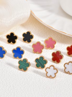 Pork belly stainless steel studs, sophisticated and versatile shell-shaped new earrings.