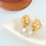 French Style Retro Affordable Luxury 18K Gold Plating Hollow Lava Irregular Earrings Women's Freshwater Pearl Pendant Exaggerated