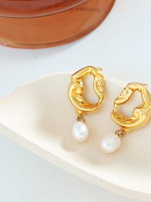 French Style Retro Affordable Luxury 18K Gold Plating Hollow Lava Irregular Earrings Women's Freshwater Pearl Pendant Exaggerated