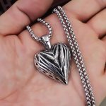 color: Heart + Steel Chain
