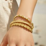 Light Luxury Stainless Steel Color-Preserving Three-Dimensional Flower Shape Advanced Female Accessories Diamond-Embedded Snap-on Open-Ended Bracelet