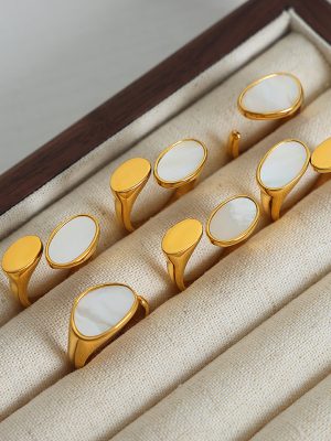 New High-Grade Light Luxury Design Stainless Steel Gold-Plated White Mother Shell Open Ring Ornament Female