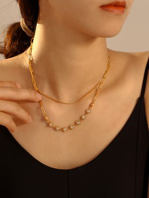 Ornament Loving Heart Zircon Clavicle Necklace Light Luxury Dress Design Stainless Steel Necklace