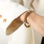 color: Z191-Gold Bangle