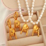 French Retro Water Pearl Necklace Personality Gentle Temperament Entry Lux Gesture All-Match Suit