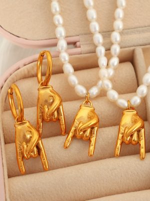 French Retro Water Pearl Necklace Personality Gentle Temperament Entry Lux Gesture All-Match Suit