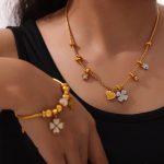 Simple Personality Temperament Entry Lux Ornament Four-Leaf Love Pendant Diamond-Studded Design Stainless Steel Jewelry Set