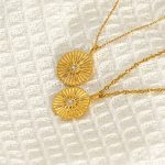 Popular round Brand Pendant Jewelry Women's Stainless Steel 18K Gold Plated Elegant Eight Awn Star Pendant Necklace